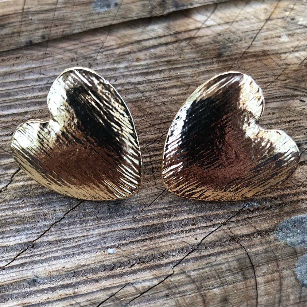 ❤️❤️❤️Gold Heart Post Earrings!❤️❤️❤️